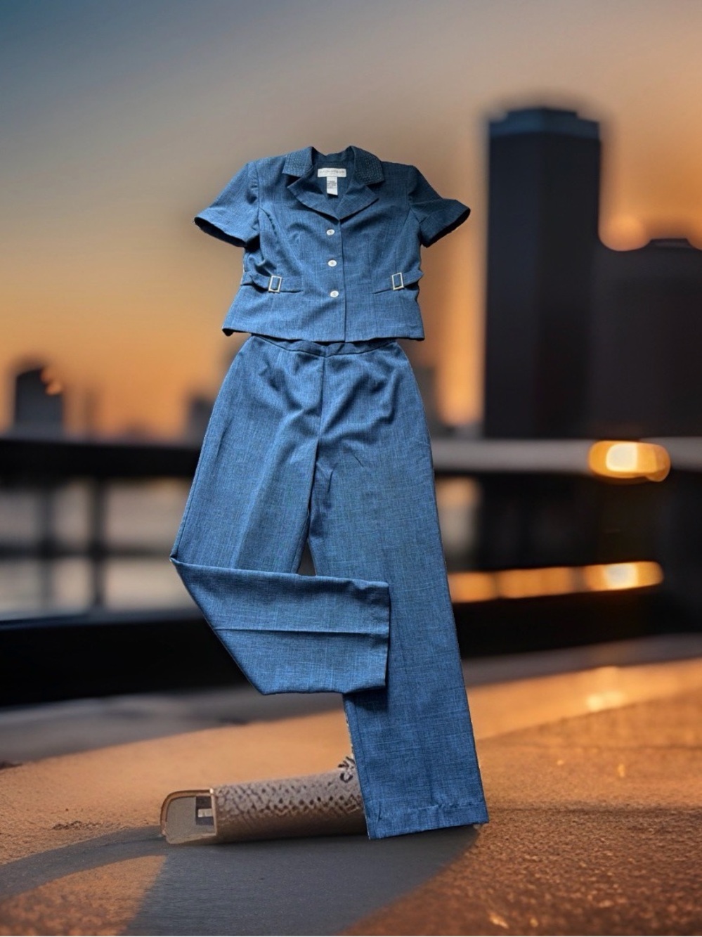 Vintage 90s women’s size 10 two-piece pant suit by Sag Harbor. Blue. Great cond. - Picture 3 of 17